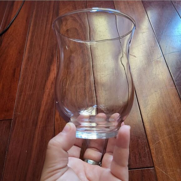 Small glass vase  - Picture 3 of 6